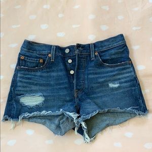 Levi cutoff jean shorts